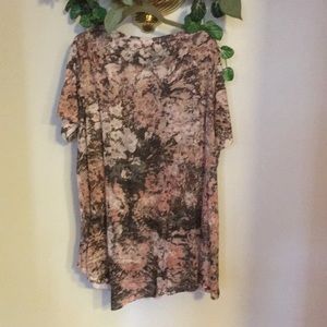 LOGO by Lori Goldstein Tops - Logo floral shirt 3X LOGO by Lori Goldstein Tops - Logo floral shirt 3X